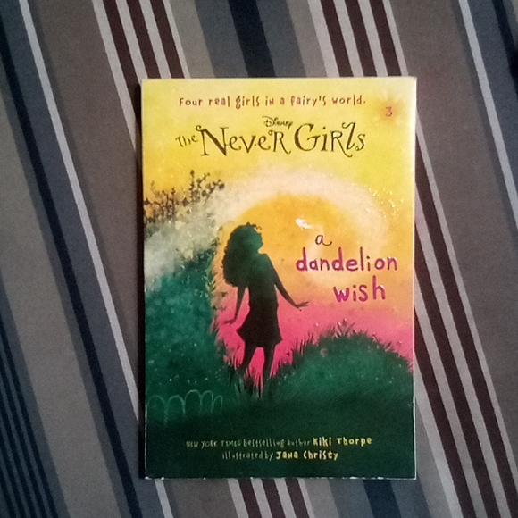 Books - Picture 3 of 5